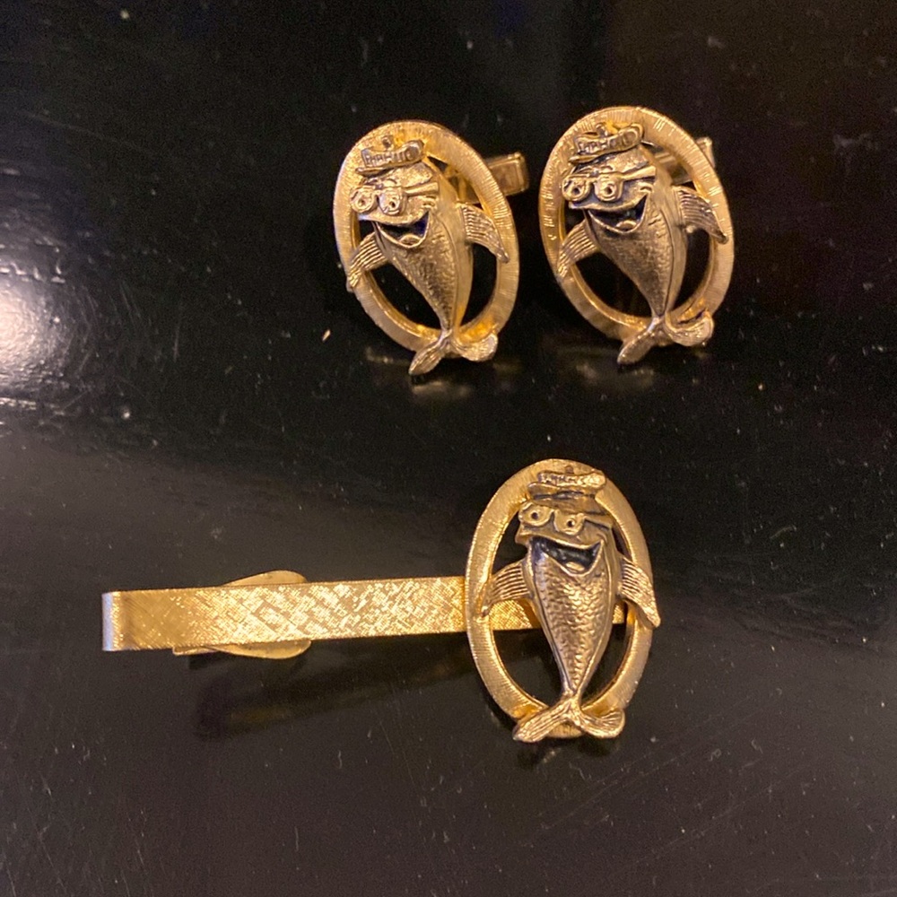 Vintage Charlie Tuna cuff links and tie clip